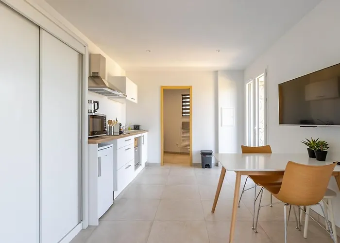 Neuf , Vue Et Montagne Apartment